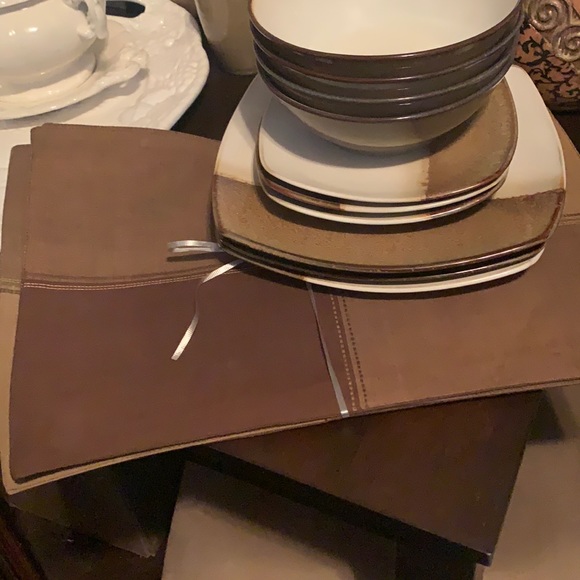 💰3 for $25! 4- Pc. Cloth Reversible Placements! - Picture 1 of 4